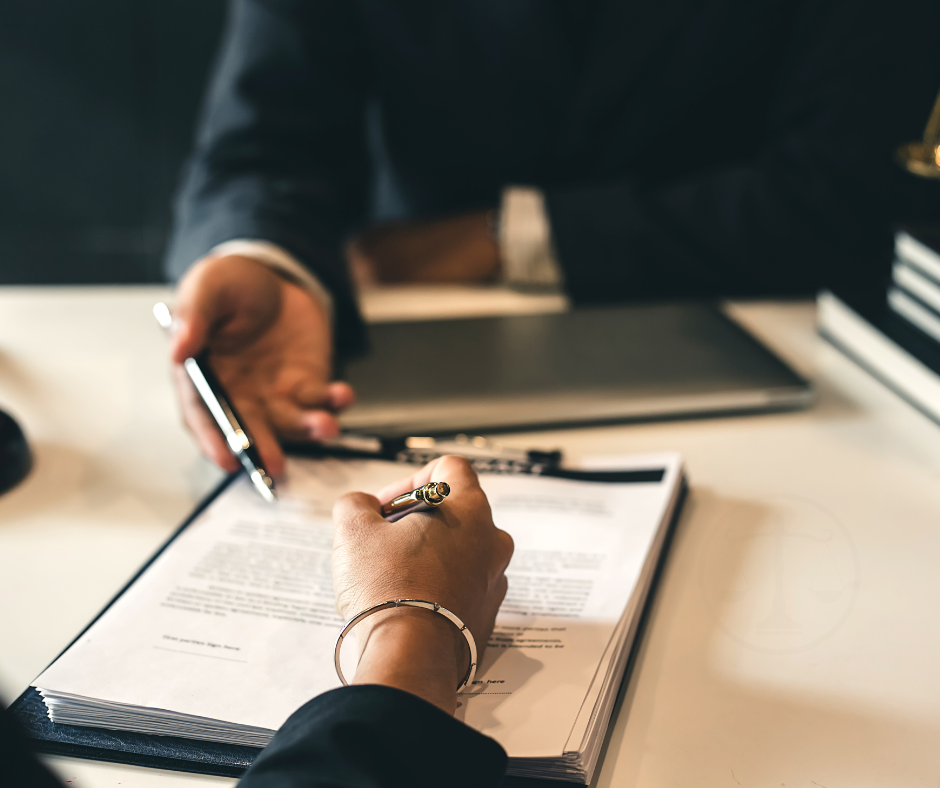 Contract Lawyer in Noida